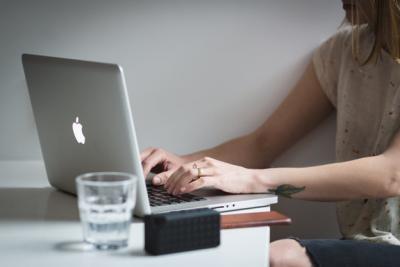 Person using Mac computer